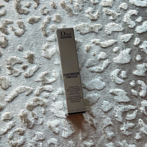 DIOR Backstage concealer - Picture 3 of 4